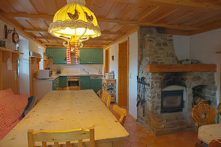 Essbereich und Küche im Ferienhaus Bayern